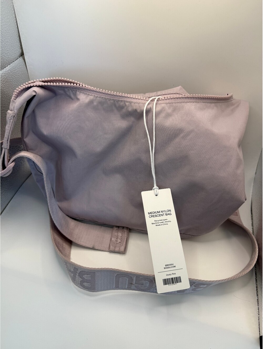 Baggu Medium Nylon Crescent Bag In Dusty Pink - Picture 3 of 8